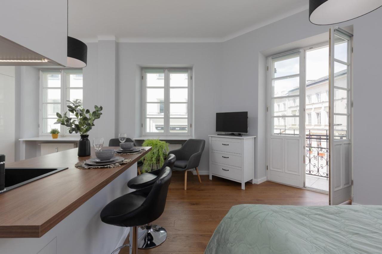 City Center Aparthotel Chmielna By Noclegi Renters Warszawa Eksteriør bilde