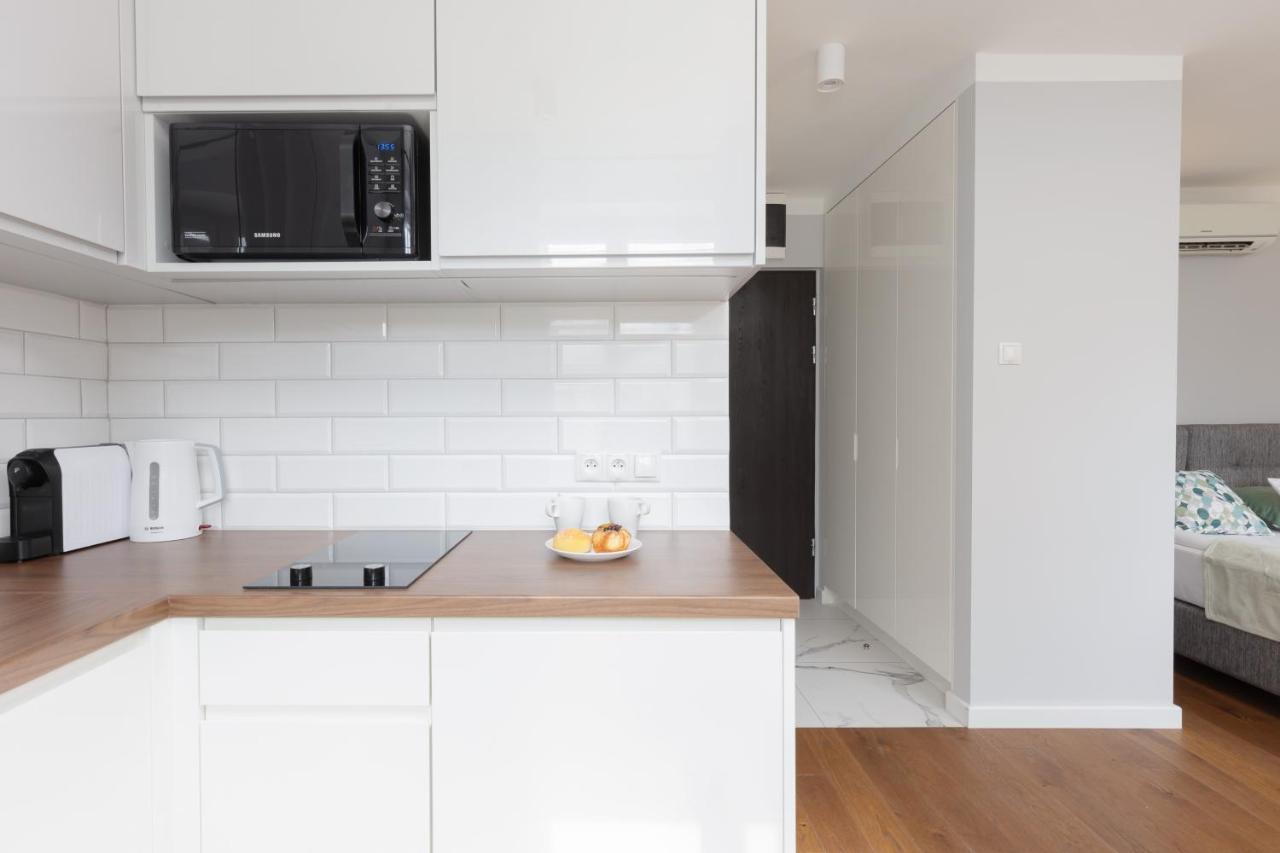 City Center Aparthotel Chmielna By Noclegi Renters Warszawa Eksteriør bilde
