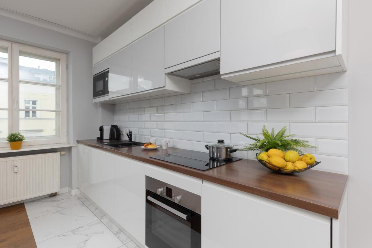 City Center Aparthotel Chmielna By Noclegi Renters Warszawa Eksteriør bilde
