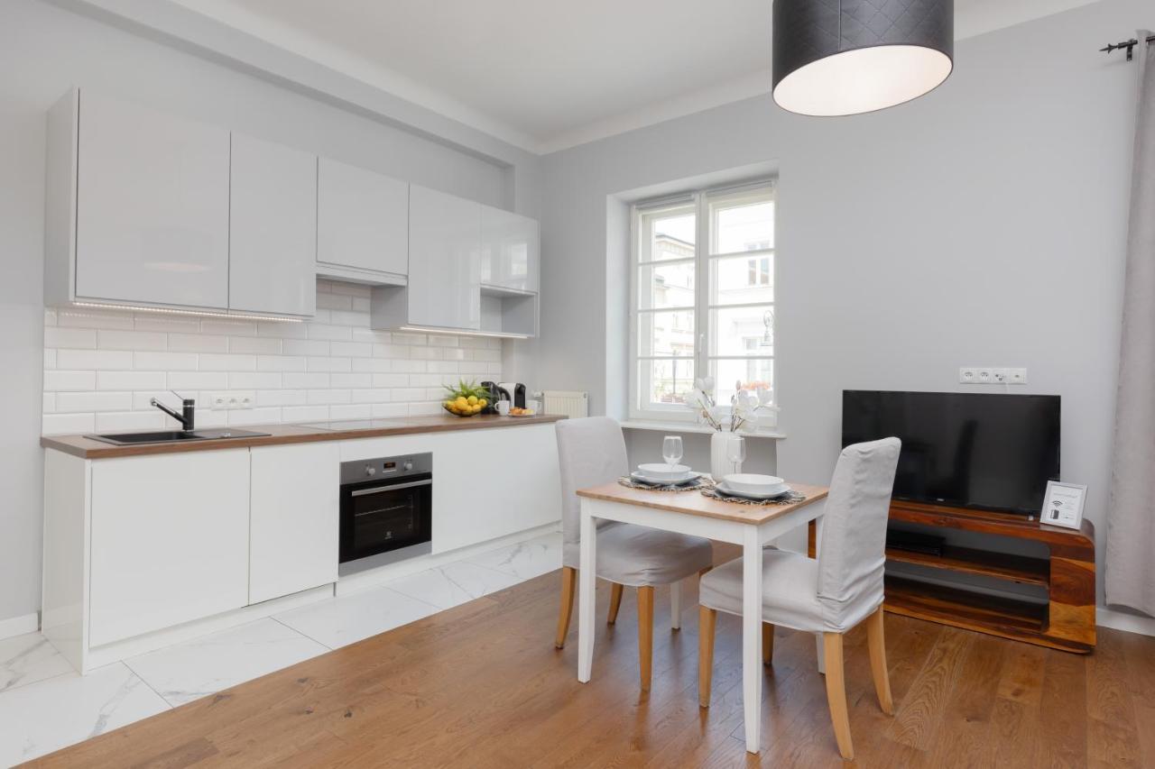 City Center Aparthotel Chmielna By Noclegi Renters Warszawa Eksteriør bilde