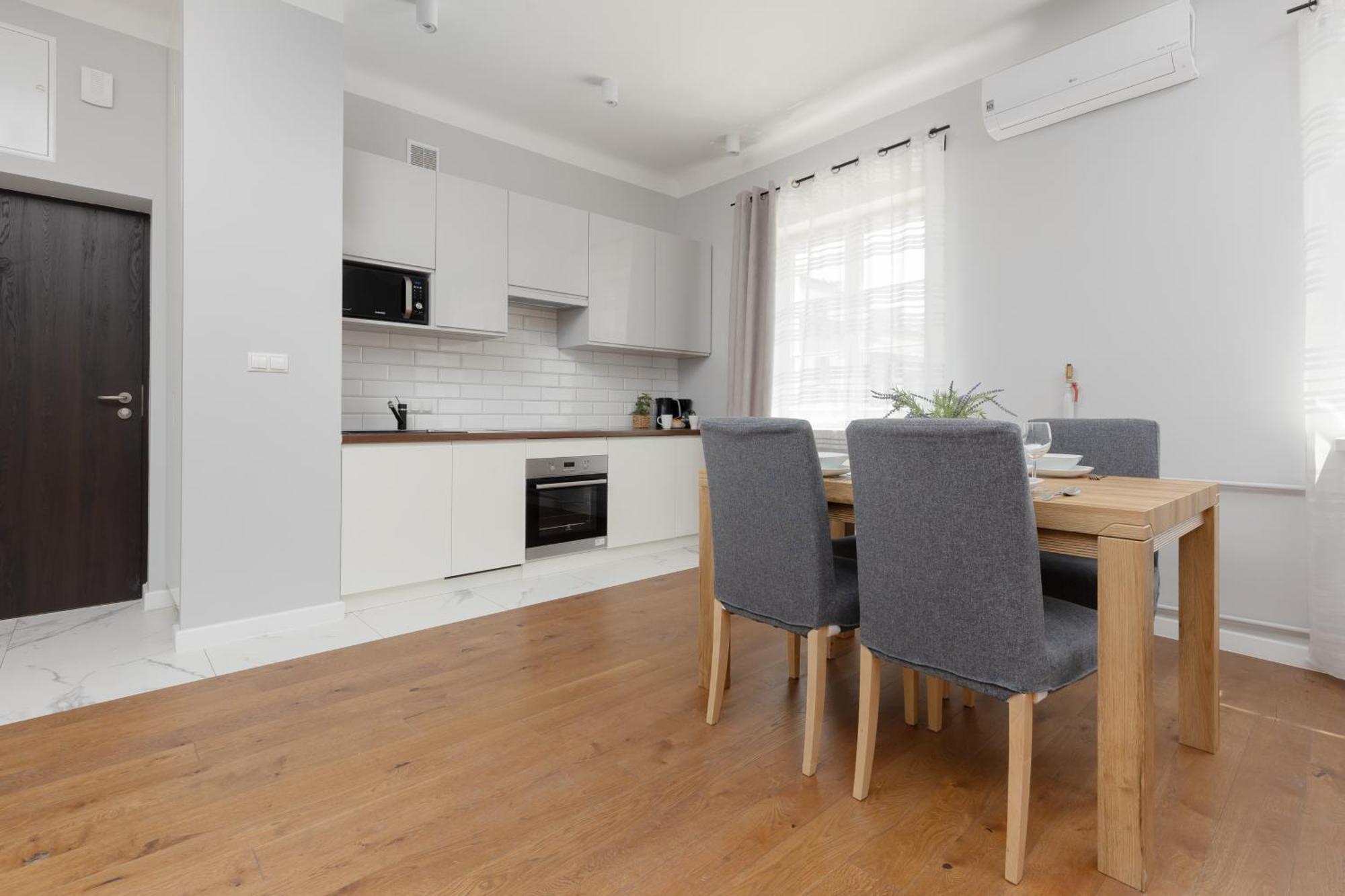 City Center Aparthotel Chmielna By Noclegi Renters Warszawa Eksteriør bilde