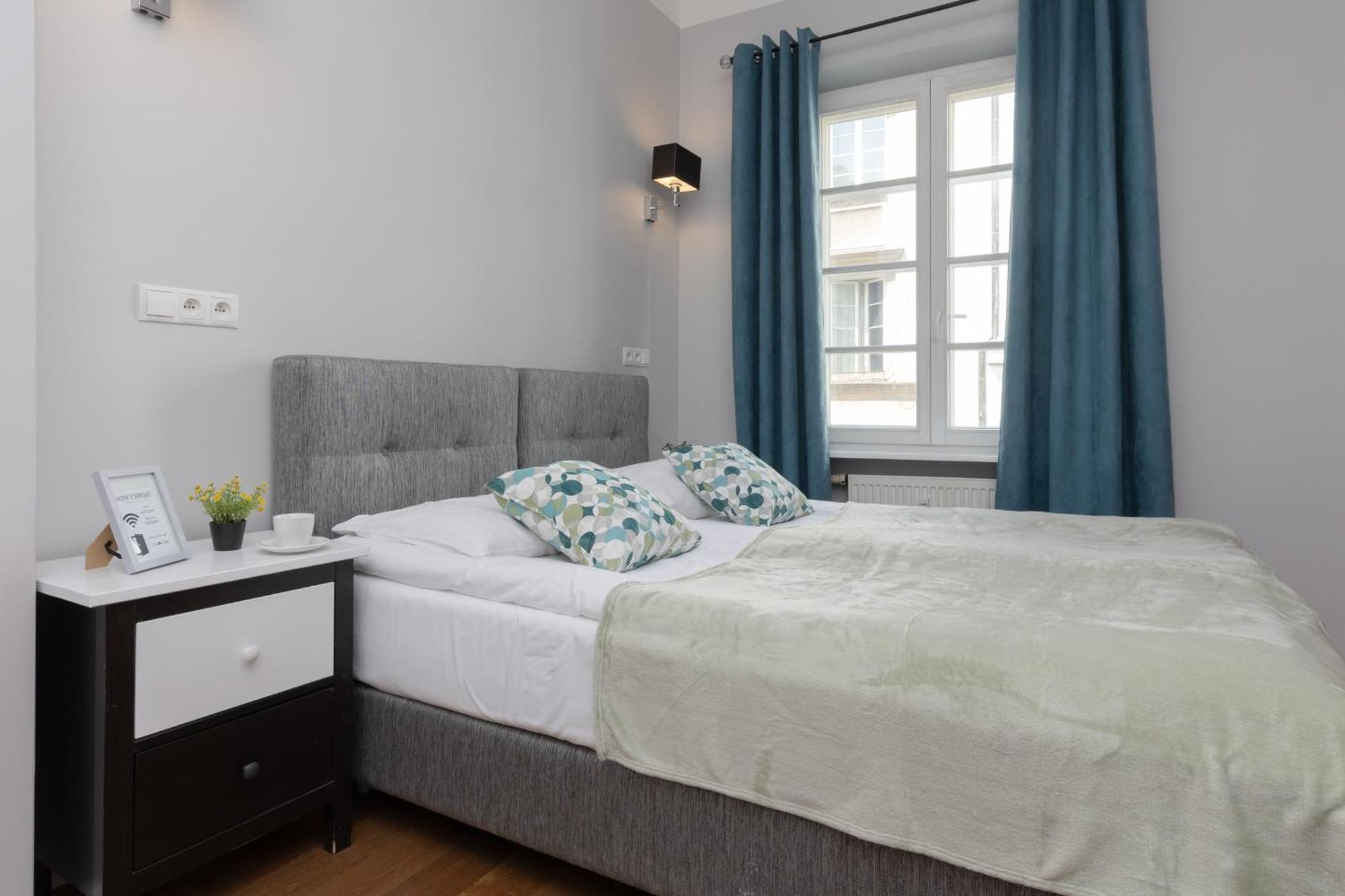 City Center Aparthotel Chmielna By Noclegi Renters Warszawa Eksteriør bilde