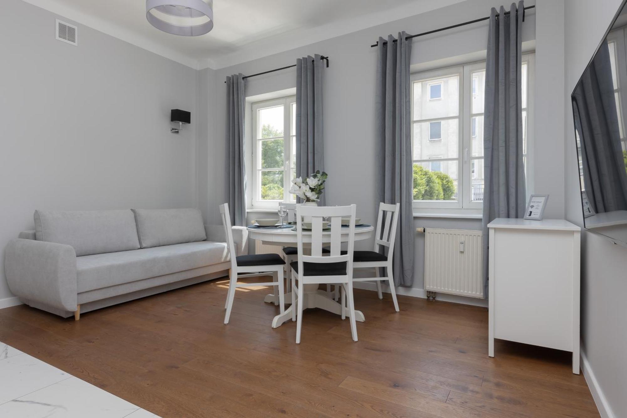 City Center Aparthotel Chmielna By Noclegi Renters Warszawa Eksteriør bilde