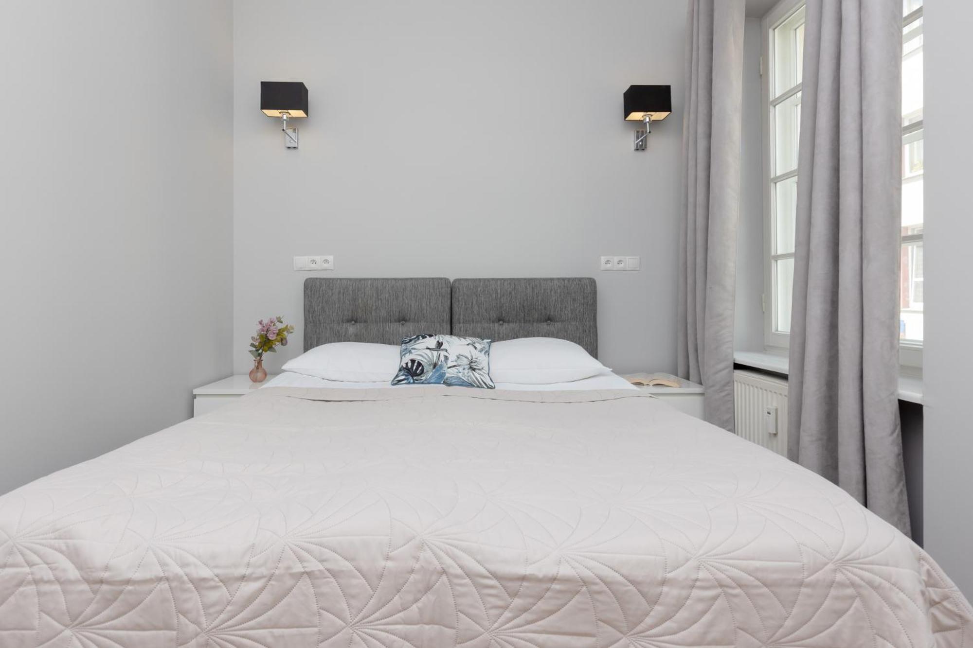 City Center Aparthotel Chmielna By Noclegi Renters Warszawa Eksteriør bilde